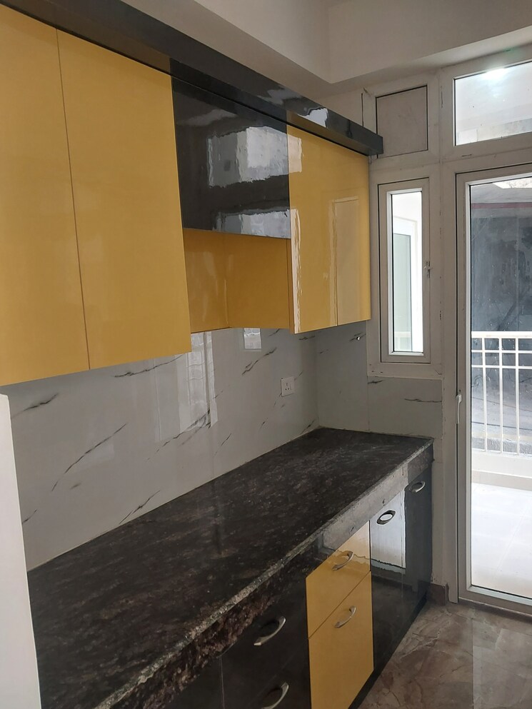 Kitchen, migsun-roof 3 Bedroom 995 Sq.Ft. Apartment In Raj Nagar Extension Ghaziabad 8307087