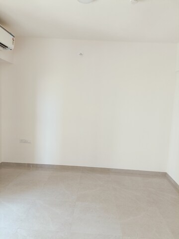 Room in 1 BHK Apartment at Piramal Vaikunth, Balkum Pada – for Sale