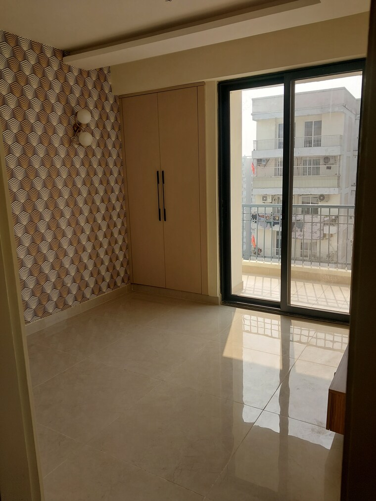 Bedroom, migsun-roof 3 Bedroom 995 Sq.Ft. Apartment In Raj Nagar Extension Ghaziabad 8307095