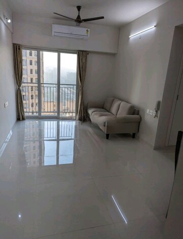 2 BHK Apartment For Rent in Rustomjee Urbania Azziano, Majiwada
