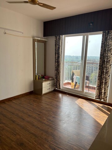 Room in 3.5 BHK Apartment at Rishita Manhattan, Gomti Nagar – for Sale