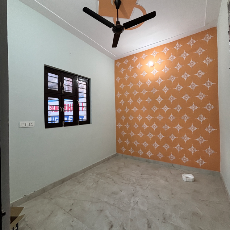 Room, sector 50 2 Bedroom 47 Sq.Yd. Independent House In Sector 50 Faridabad 8307183