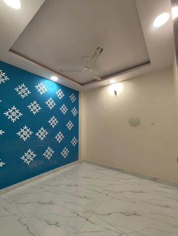 Room in 1 BHK Builder Floor at Govindpuri – for Rent