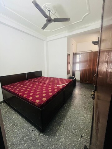 Bedroom in 1.5 BHK Builder Floor at Sushant Vyapaar Kendra, Sector 43 – for Rent