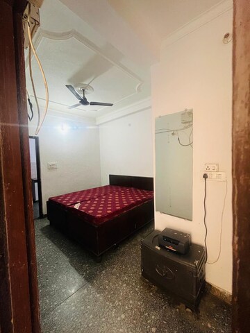 Bathroom in 1.5 BHK Builder Floor at Sushant Vyapaar Kendra, Sector 43 – for Rent