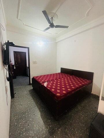 Bedroom in 1.5 BHK Builder Floor at Sushant Vyapaar Kendra, Sector 43 – for Rent