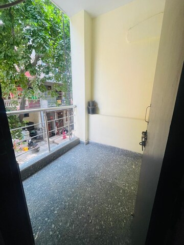 Balcony in 1.5 BHK Builder Floor at Sushant Vyapaar Kendra, Sector 43 – for Rent