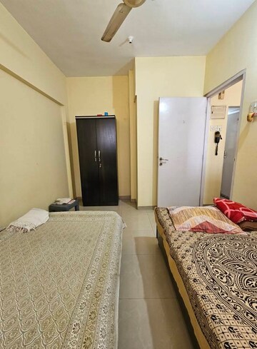 Bedroom in 1 BHK Apartment at Regal Heights Sion East, Sion East – for Rent