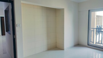 Room in 1 BHK Apartment at Raunak Bliss B2, Ghodbunder Road – for Rent