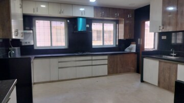Room in 3 BHK Apartment at Jubilee Hills – for Rent