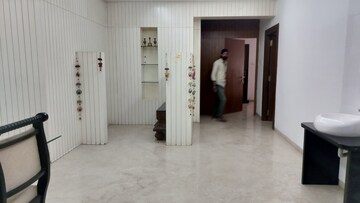 Parking in 3 BHK Apartment at Jubilee Hills – for Rent