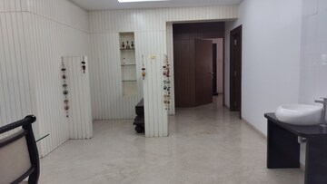 Room in 3 BHK Apartment at Jubilee Hills – for Rent