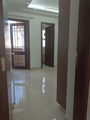 Room in 3 BHK Builder Floor at Lajpat Nagar 4 – for Rent