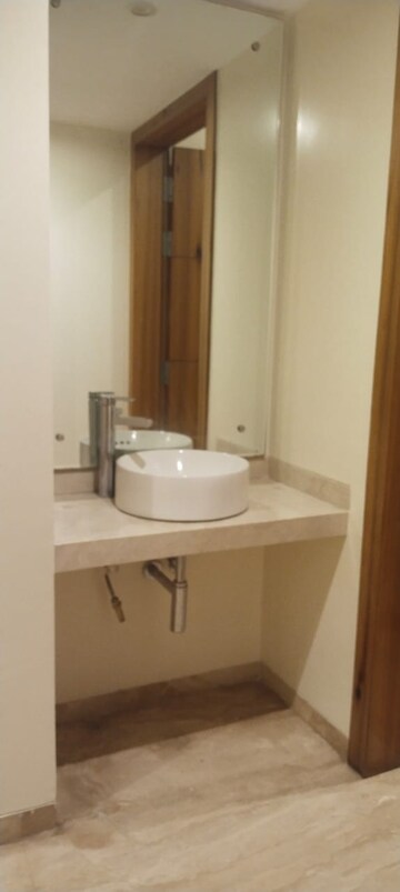 Bathroom in 4 BHK Apartment at Sanskruti Prabhat, Prabhat Road – for Rent
