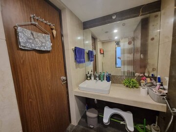 Master Bedroom in 2 BHK Apartment at Dignity Bayview, Wadala West – for Rent