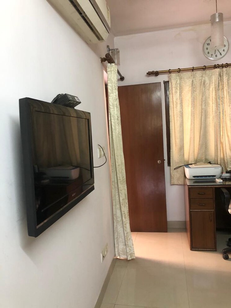 Room, vasant kunj 2 Bedroom 1200 Sq.Ft. Apartment In Vasant Kunj Delhi 8307400