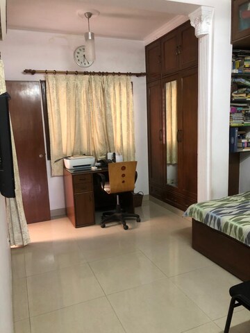 Room in 2 BHK Apartment at Vasant Kunj – for Sale