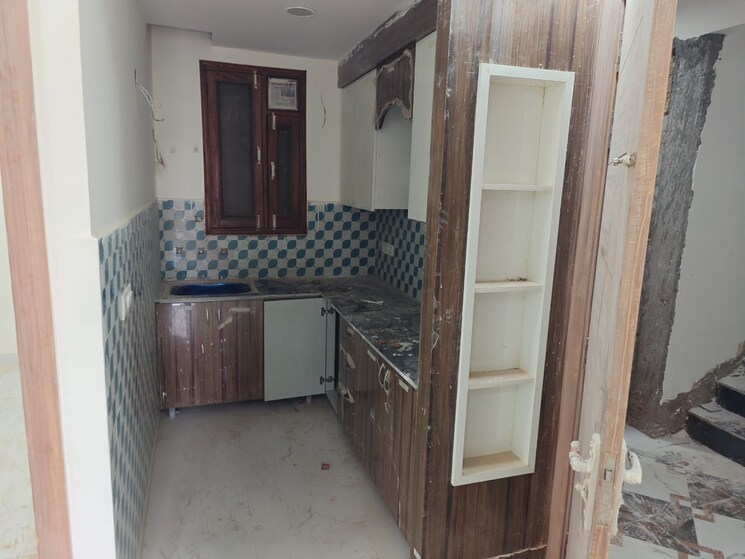 Living Room, sector 73 2 Bedroom 1000 Sq.Ft. Builder Floor In Sector 73 Noida 8307420