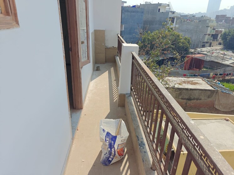 Balcony, sector 73 2 Bedroom 1000 Sq.Ft. Builder Floor In Sector 73 Noida 8307420