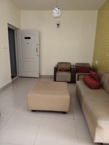 Living Room in 2 BHK Apartment at Halasuru – for Rent