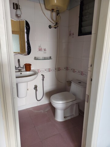 Bathroom in 2 BHK Apartment at Halasuru – for Rent
