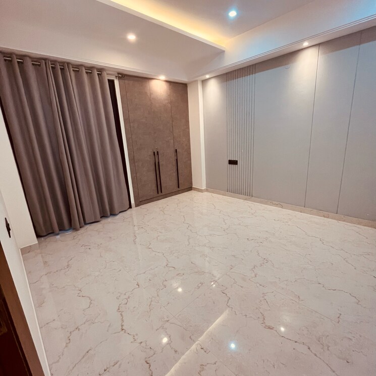 Room, bptp-astaire-gardens 4 Bedroom 270 Sq.Yd. Builder Floor In Sector 70a Gurgaon 8307436