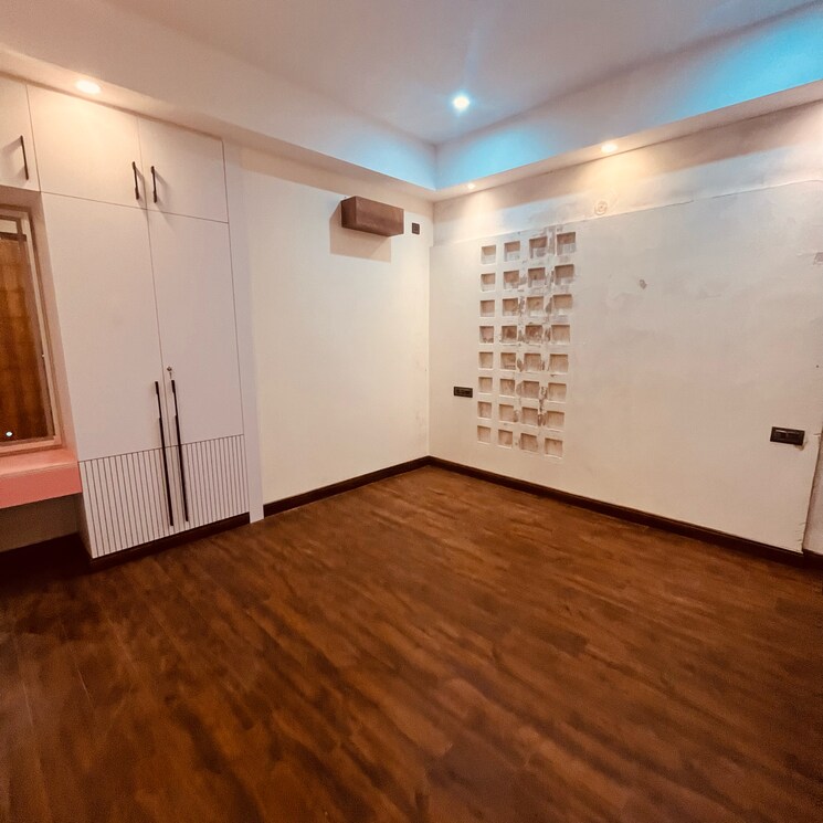 Room, bptp-astaire-gardens 4 Bedroom 270 Sq.Yd. Builder Floor In Sector 70a Gurgaon 8307436