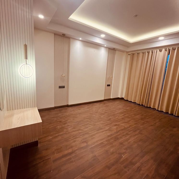 Room, bptp-astaire-gardens 4 Bedroom 270 Sq.Yd. Builder Floor In Sector 70a Gurgaon 8307436