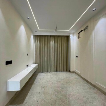 Building Lobby in 4 BHK Builder Floor at Ansal API Esencia, Sector 67 – for Sale