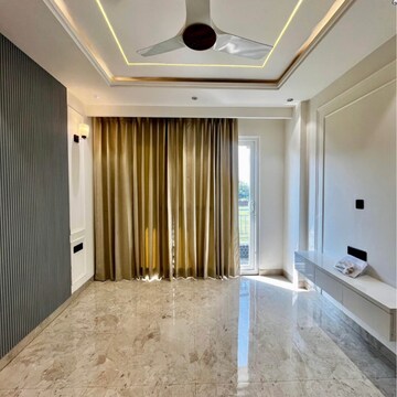 Building Lobby in 4 BHK Builder Floor at Ansal API Esencia, Sector 67 – for Sale