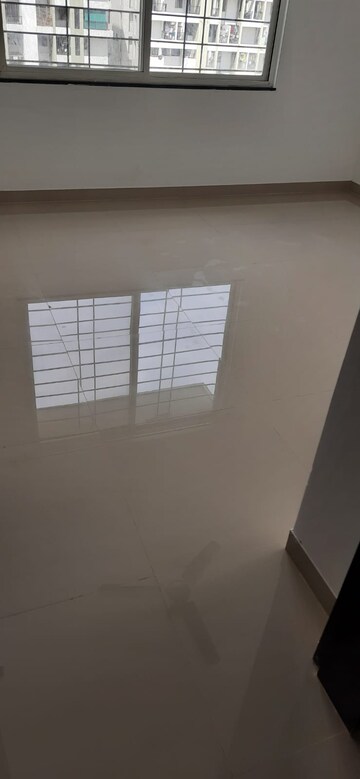 Room in 3 BHK Apartment at Mantra Moments, Moshi – for Rent