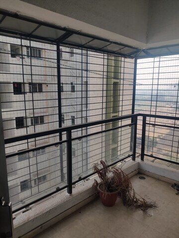 Room in 3 BHK Apartment at Mantra Moments, Moshi – for Rent