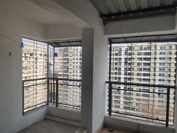 Room in 3 BHK Apartment at Mantra Moments, Moshi – for Rent