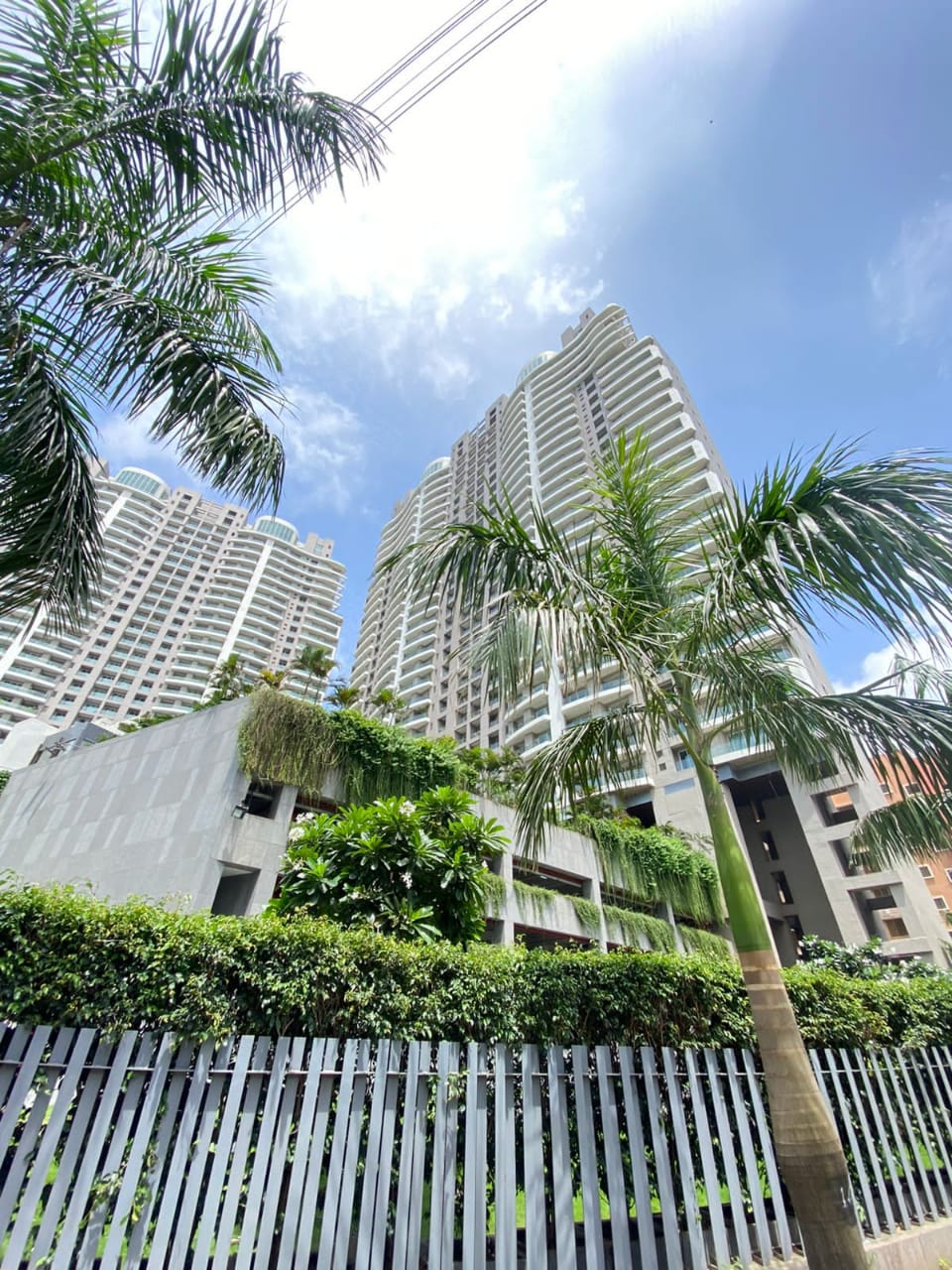 4 BHK + Servant Room Apartment For Sale in Windsor Grande Residences