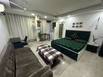 Bedroom in 1 RK Builder Floor at South Extension ii – for Rent