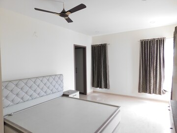 Room in 4 BHK Villa at Hallmark County, Osman Nagar – for Rent