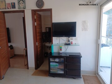 Furnished Amenities in 3 BHK Builder Floor at Sushant Lok Iii – for Rent