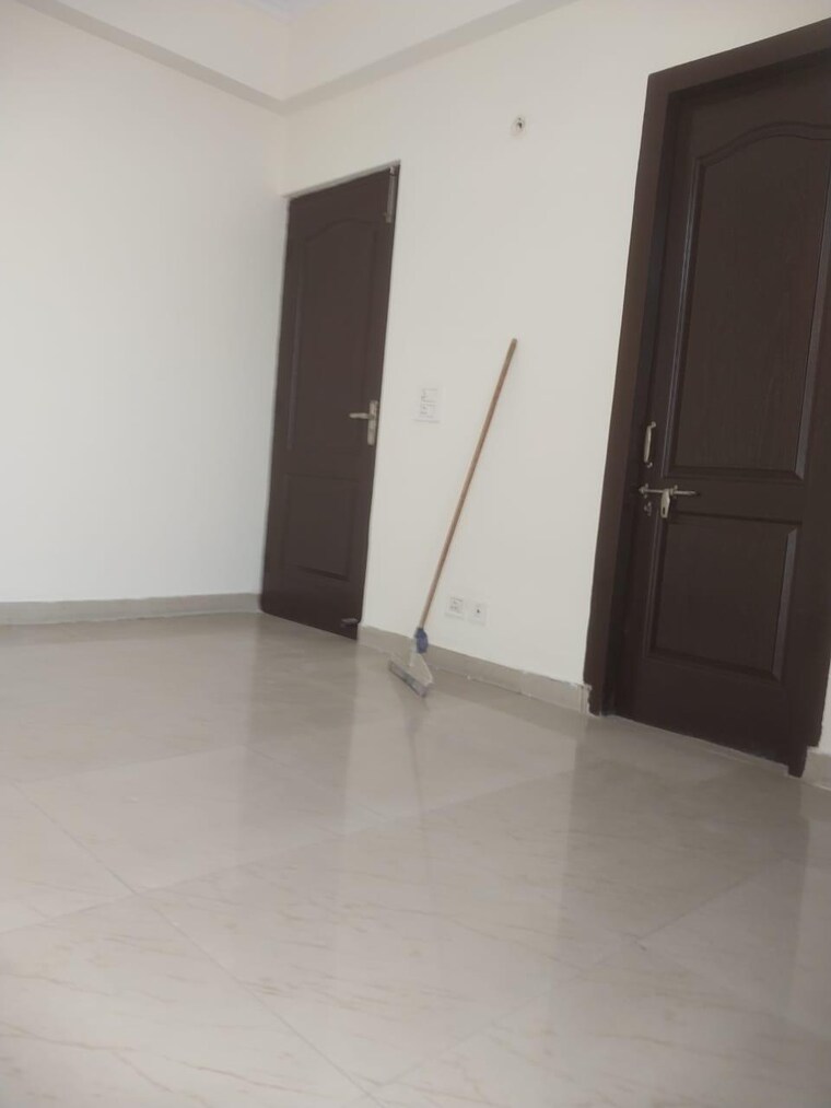 Room, panchsheel-pratistha 3 Bedroom 945 Sq.Ft. Apartment In Sector 75 Noida 8307672