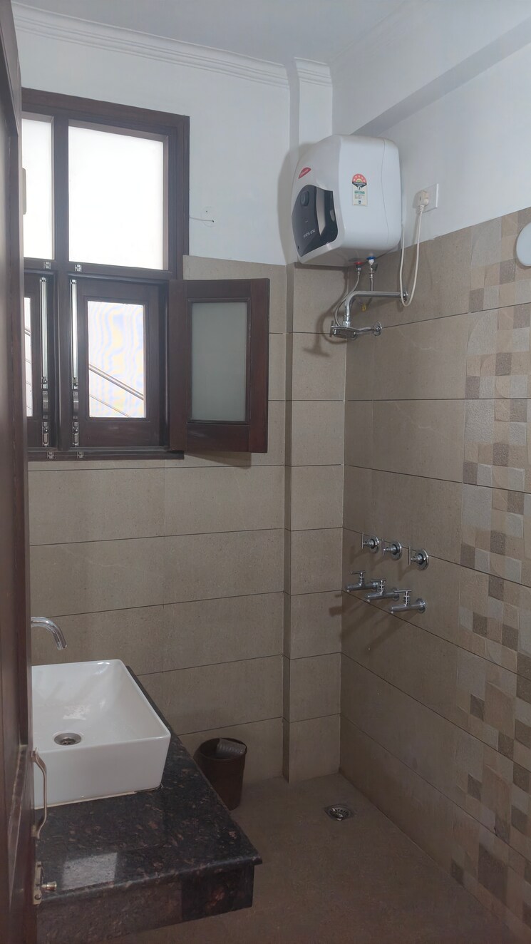 Bathroom, sector 21 3.5 Bedroom 162 Sq.Yd. Villa In Sector 21 Panchkula 8307720