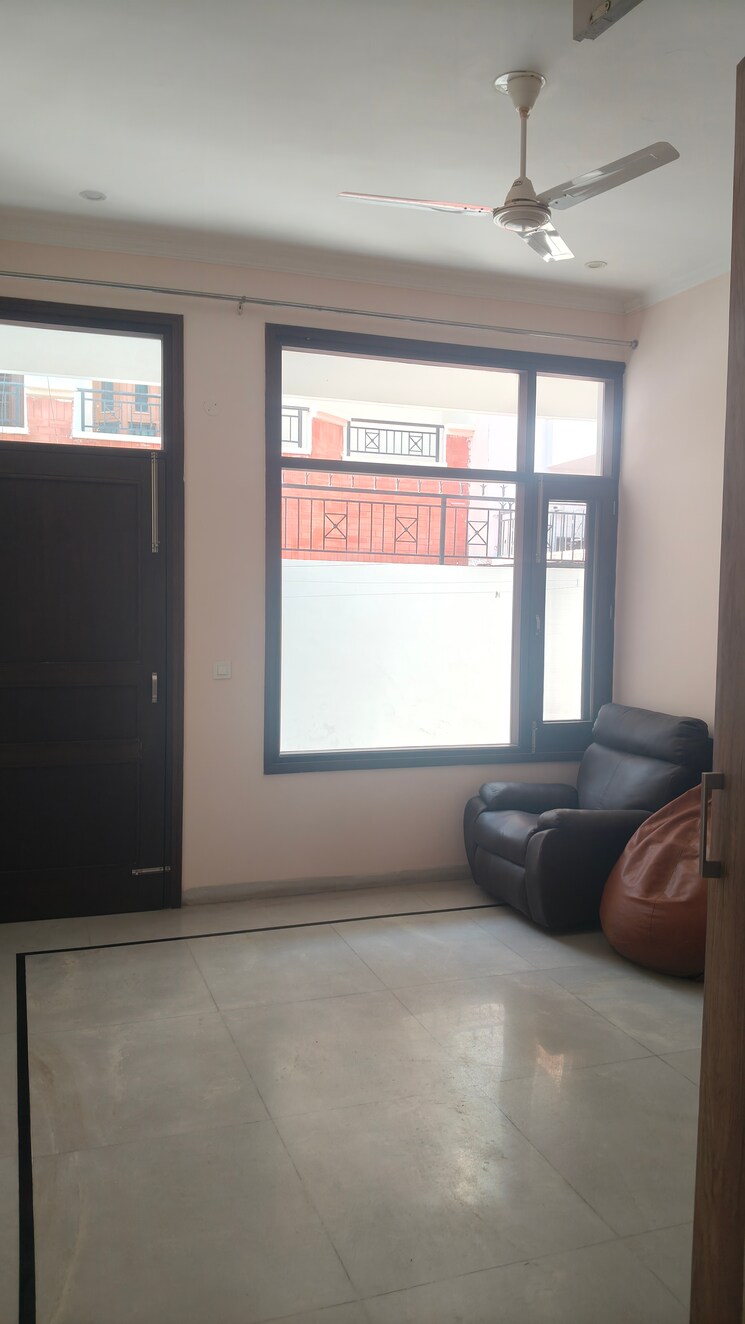 Room, sector 21 3.5 Bedroom 162 Sq.Yd. Villa In Sector 21 Panchkula 8307720