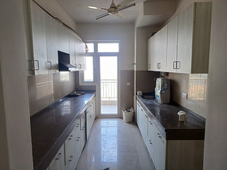 Kitchen, emaar-palm-gardens 3.5 Bedroom 1900 Sq.Ft. Apartment In Sector 83 Gurgaon 8307740
