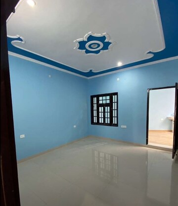 Room in 2 BHK Apartment at Aliganj – for Rent