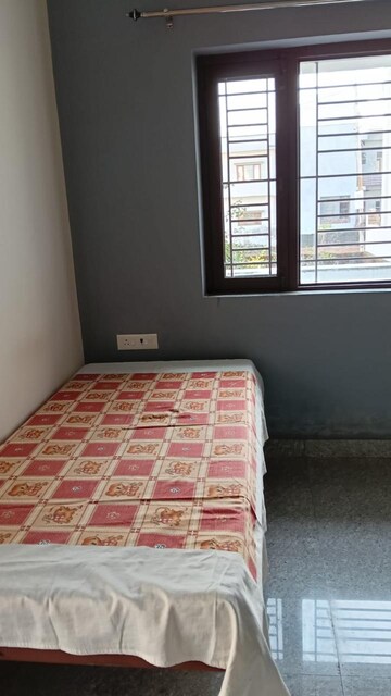 Room in 1 RK Builder Floor at Sahastradhara Road – for Rent