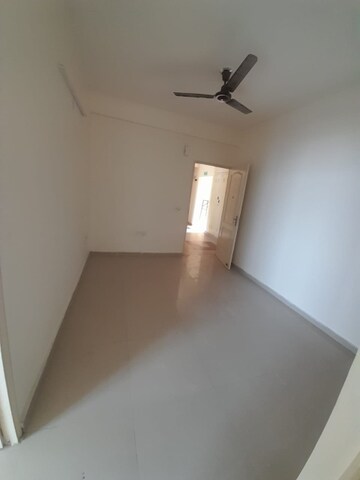 2 BHK Apartment For Rent in Pyramid Elite, Sector 86