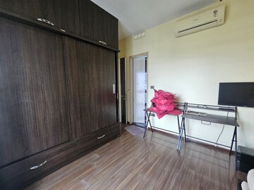 Room in 2 BHK Apartment at Manpada – for Rent