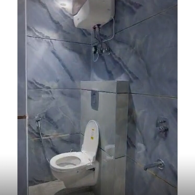 Bathroom, lajpat nagar ii 2 Bedroom 900 Sq.Ft. Builder Floor In Lajpat Nagar ii Delhi 8307953