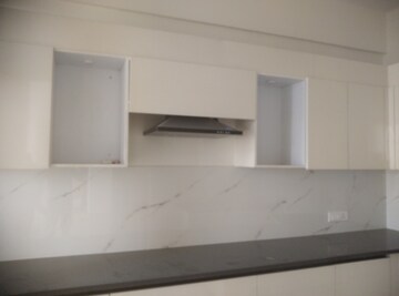 Furnished Amenities in 2.5 BHK Apartment at Sector 84 – for Sale