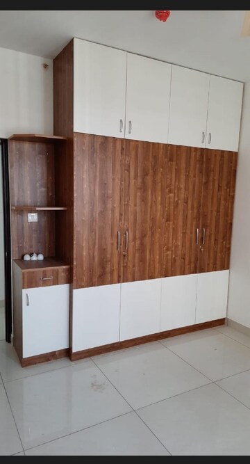 Furnished Amenities in 2.5 BHK Apartment at Prestige Lakeside Habitat, Varthur – for Rent