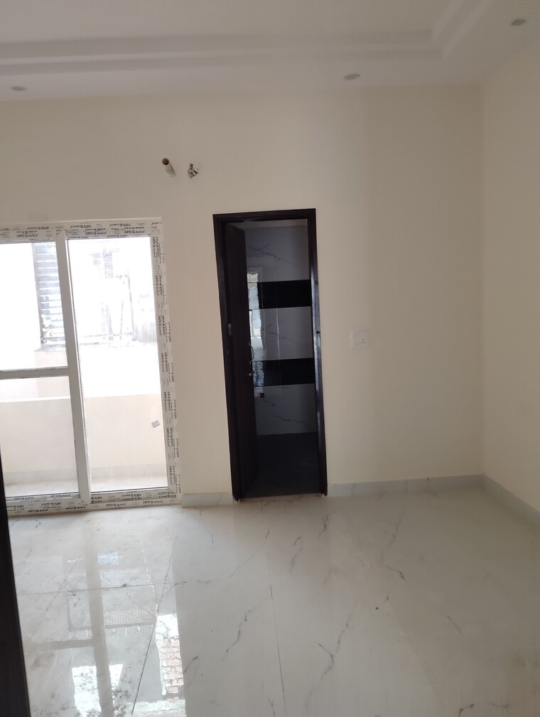 Room, sector 127 3 Bedroom 100 Sq.Yd. Villa In Sector 127 Mohali 8307968