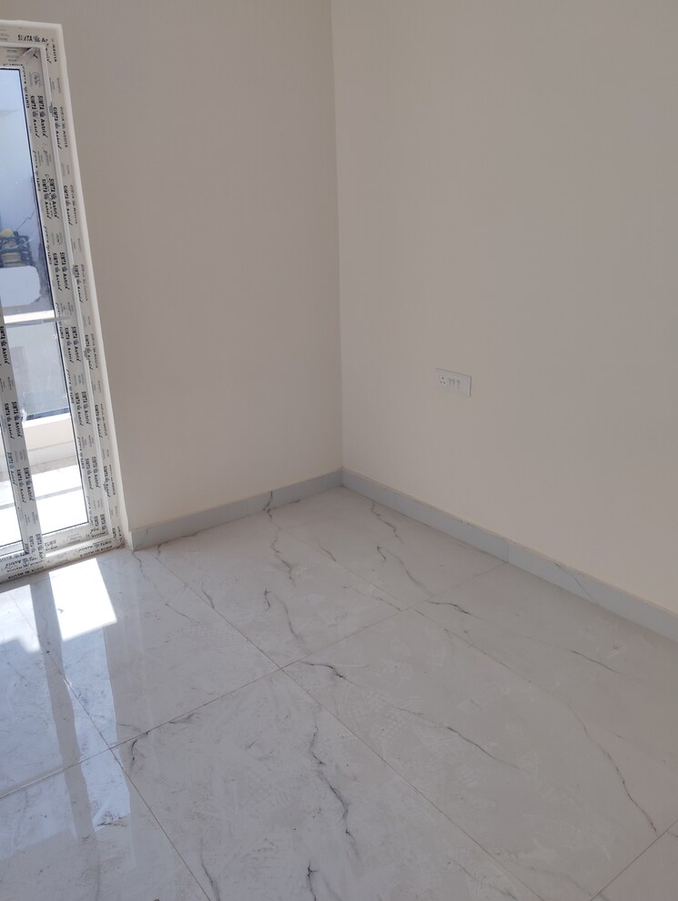 Room, sector 127 3 Bedroom 100 Sq.Yd. Villa In Sector 127 Mohali 8307968